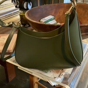 Forrest green leather bag, brand new from Italy, no name